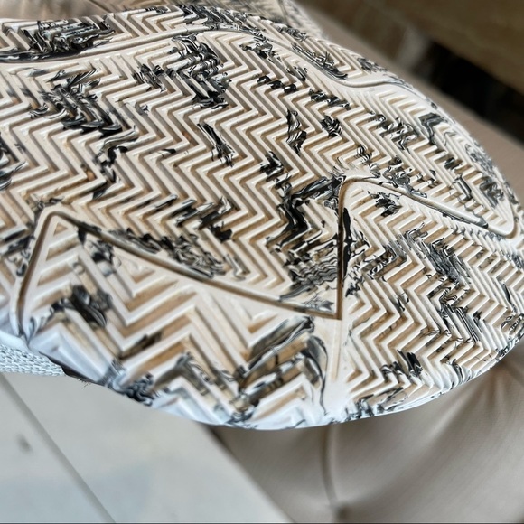 Adidas James Harden Basketball Shoes Gray Black White Mens Size 6.5 - Picture 15 of 16